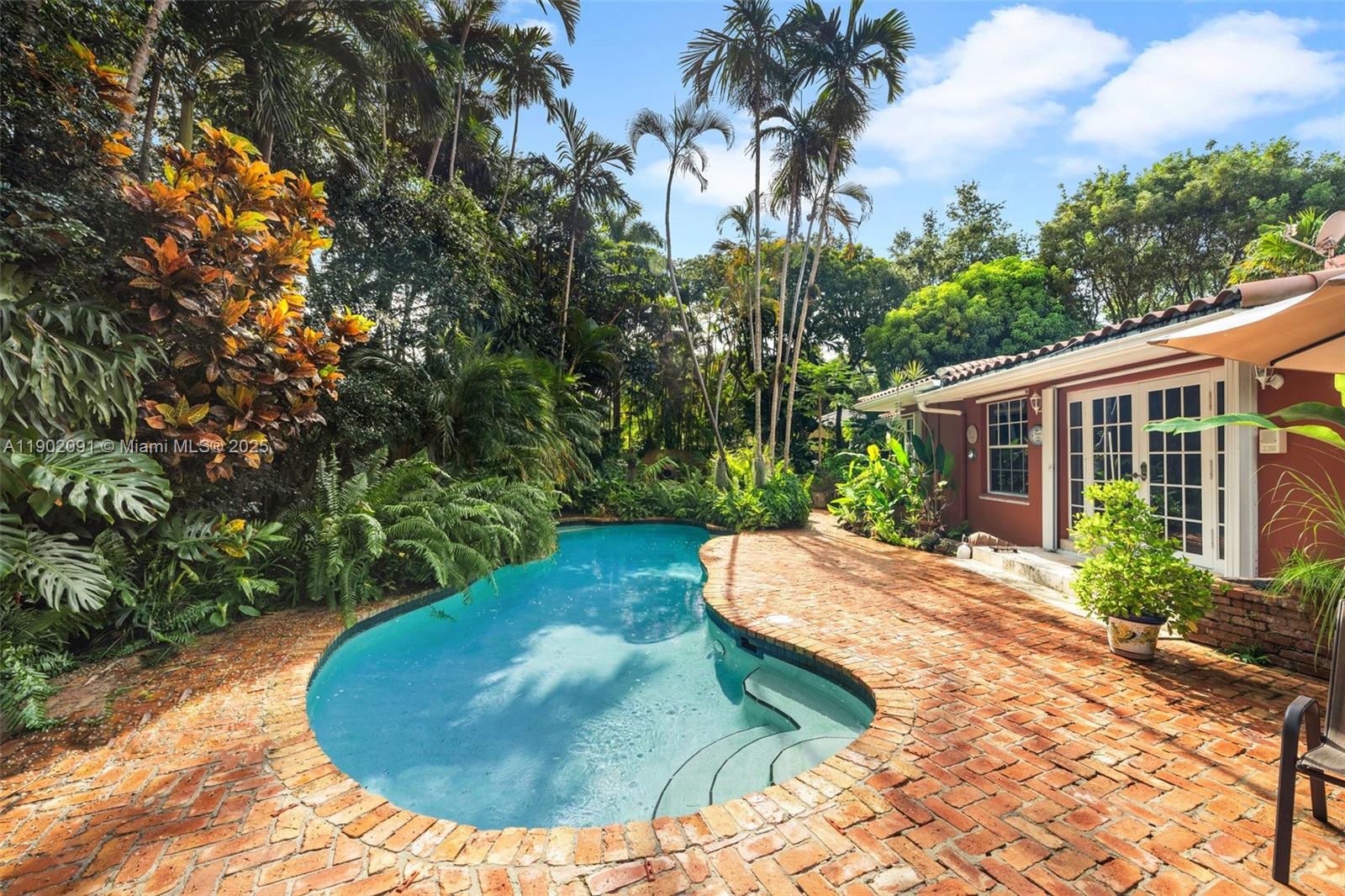 NATOMA MANORS RE SUB - Residential Lease