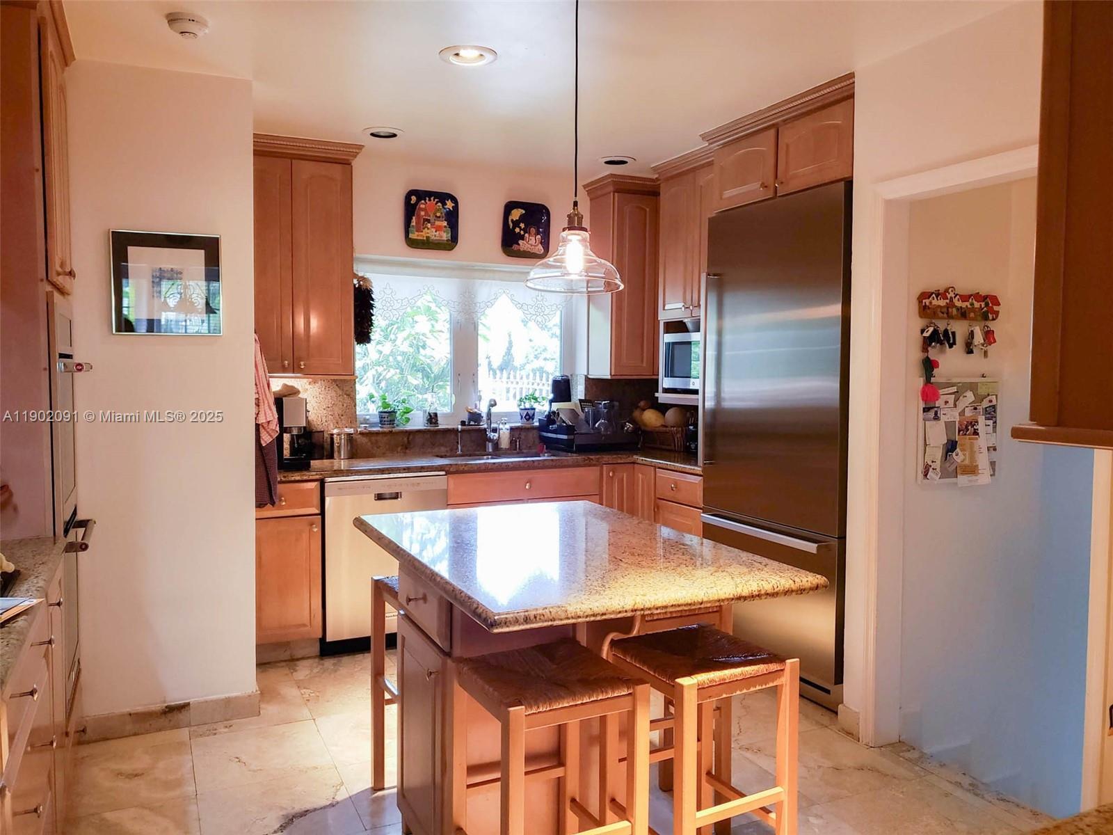 NATOMA MANORS RE SUB - Residential Lease