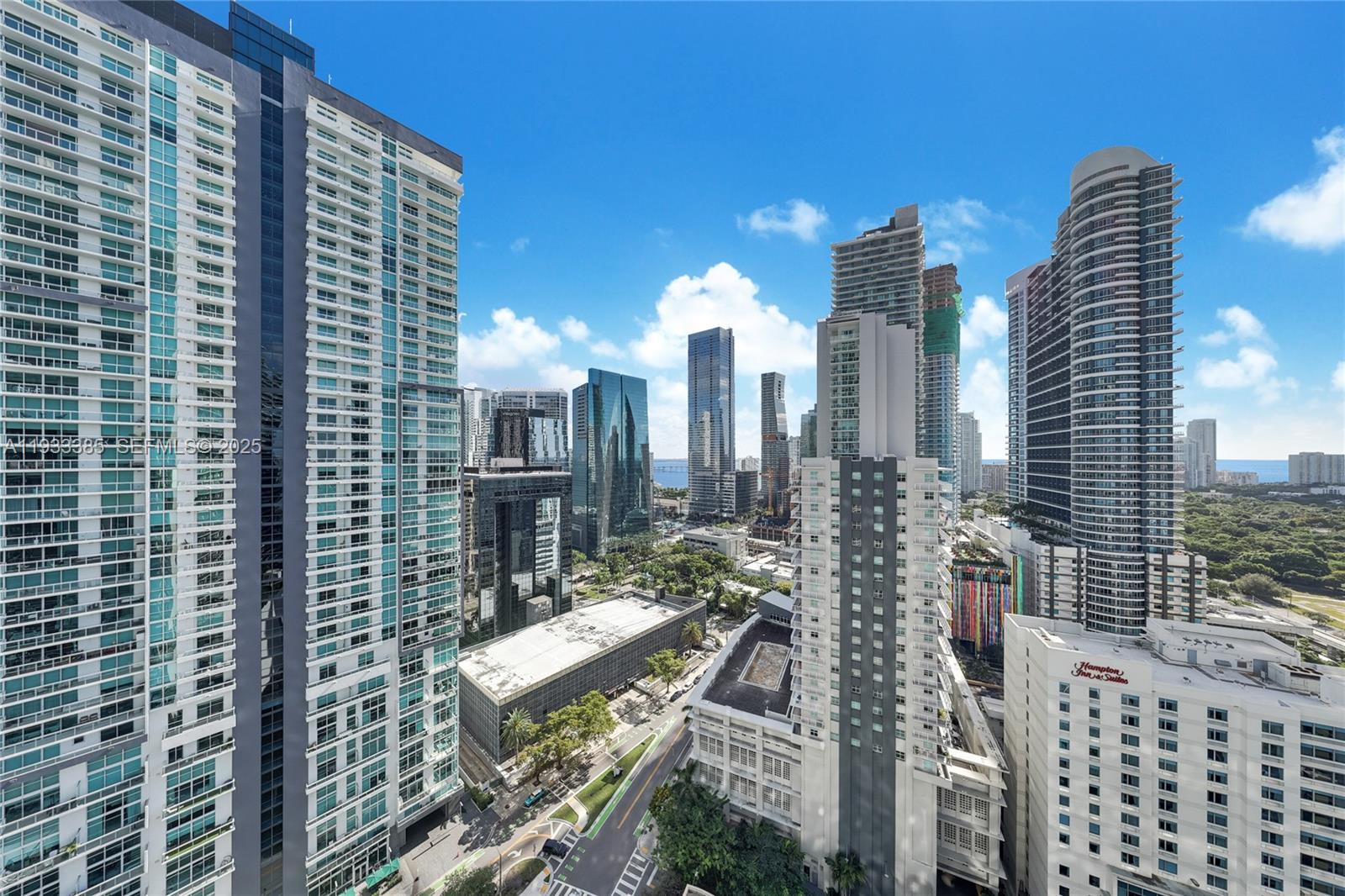 1100 MILLECENTO RESIDENCE - Residential