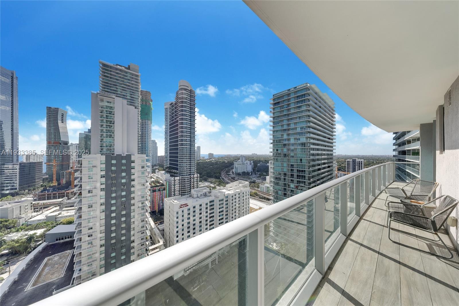 1100 MILLECENTO RESIDENCE - Residential