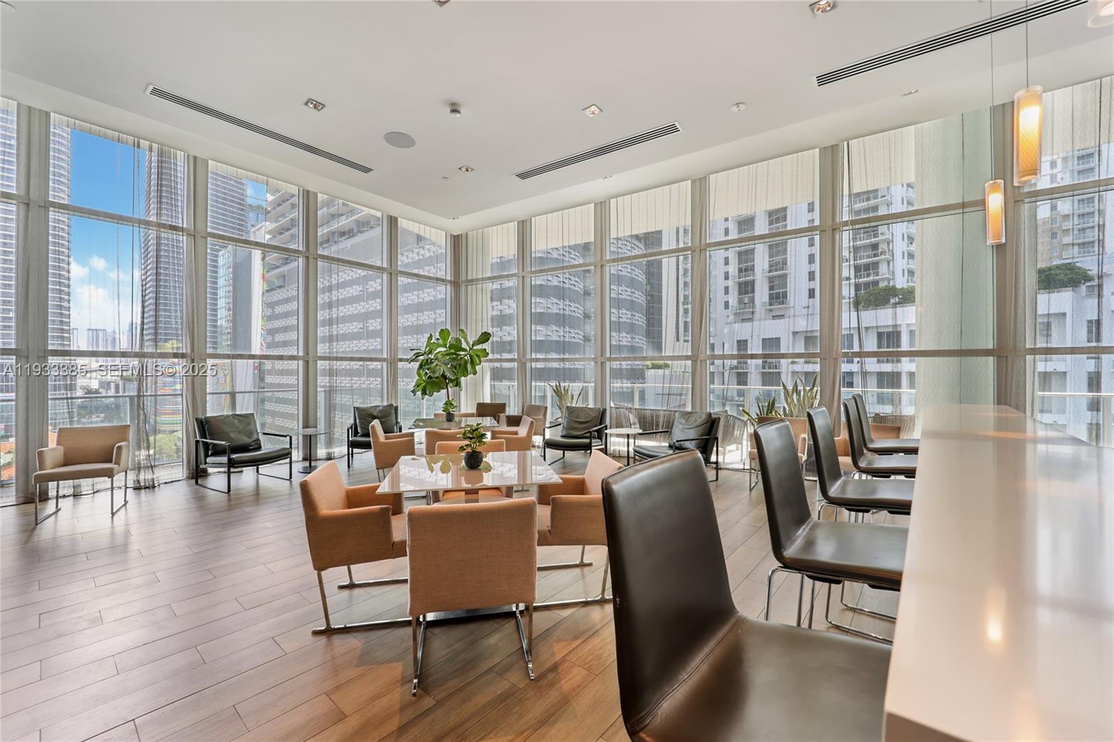 1100 MILLECENTO RESIDENCE - Residential