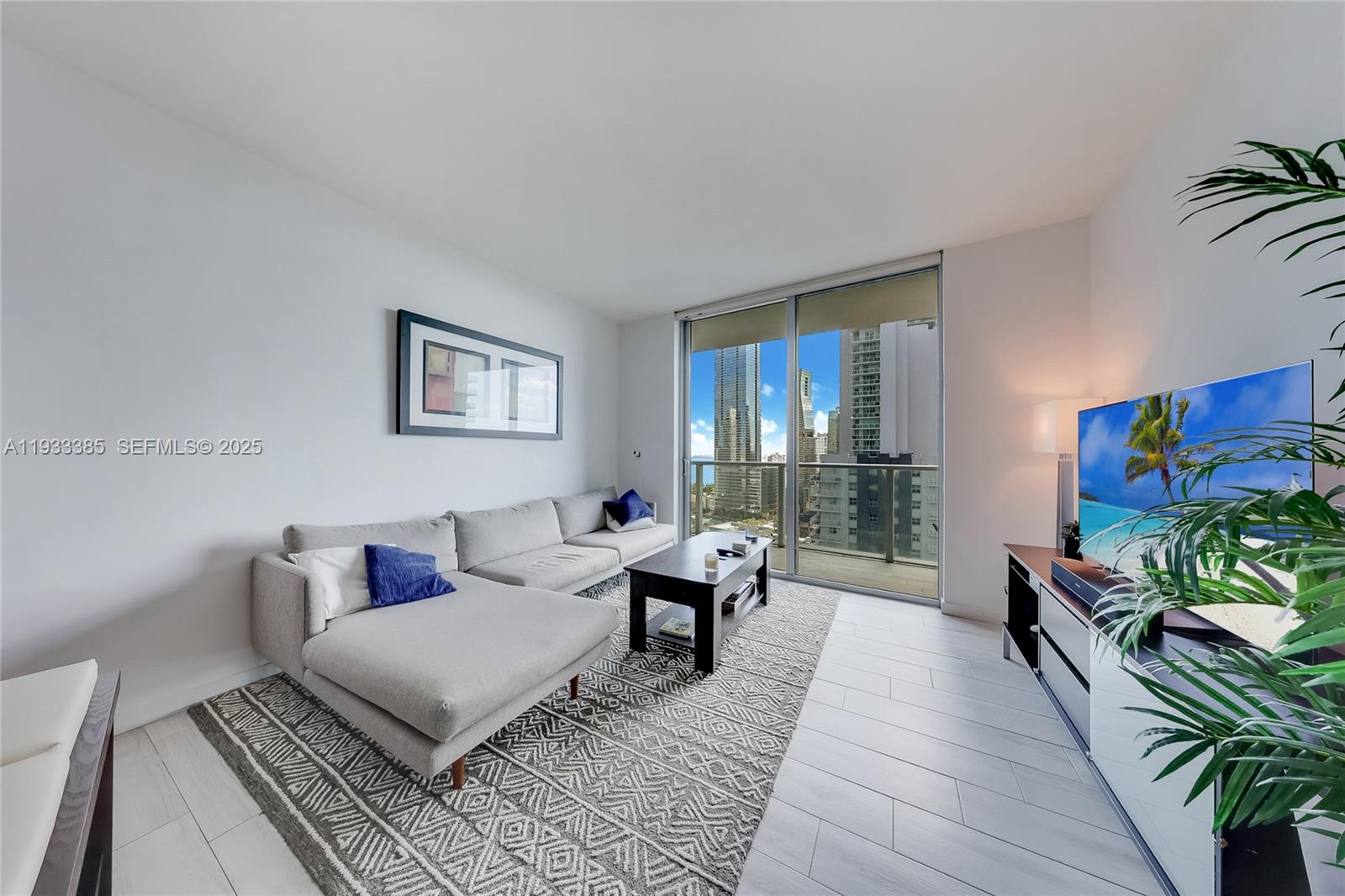 1100 MILLECENTO RESIDENCE - Residential