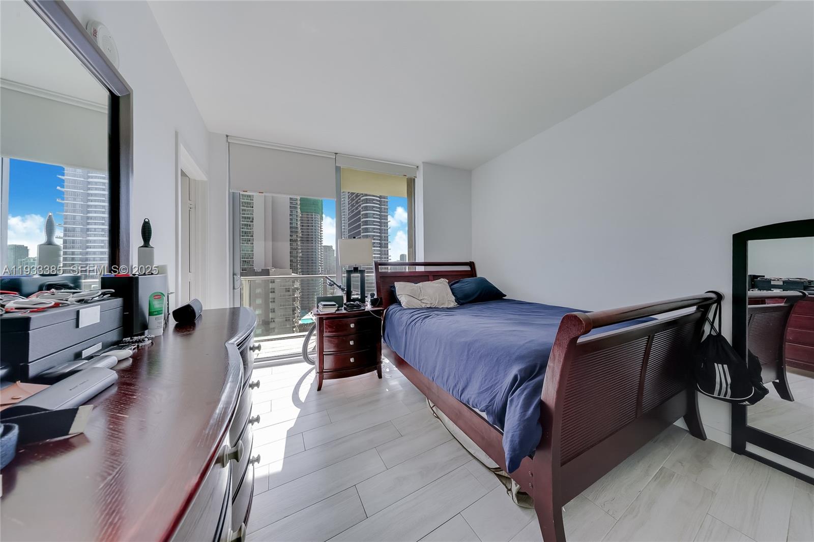 1100 MILLECENTO RESIDENCE - Residential