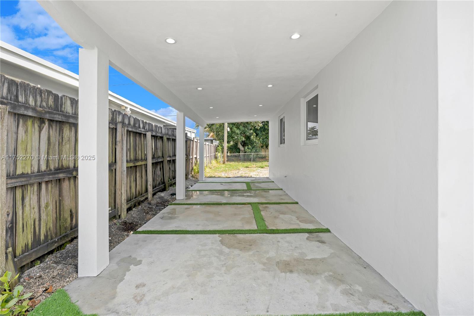 5300 NW 181st Ter