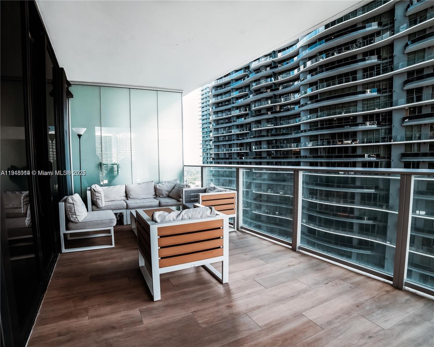 1010 Brickell Ave 2611