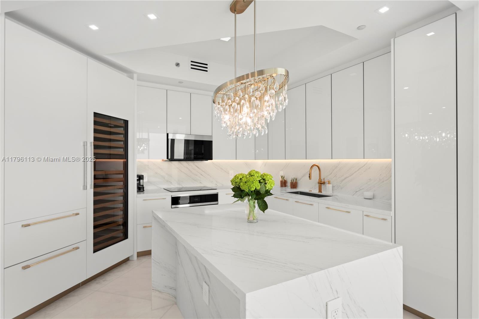 100 S Pointe Dr 2508