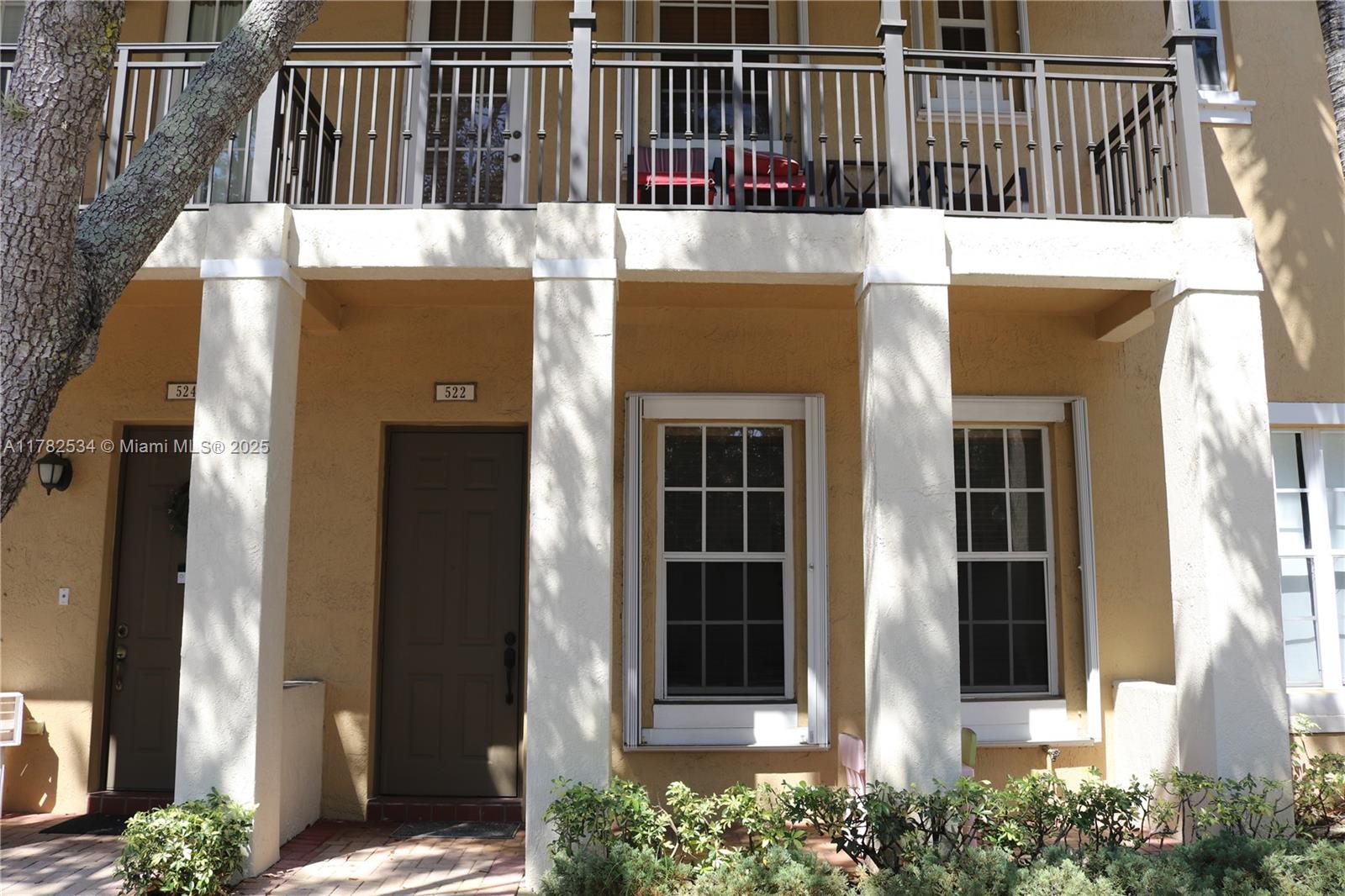 Property for Sale at 522 Sw 147th Ave 7-45, Pembroke Pines, Miami-Dade County, Florida - Bedrooms: 2 
Bathrooms: 3  - $435,000