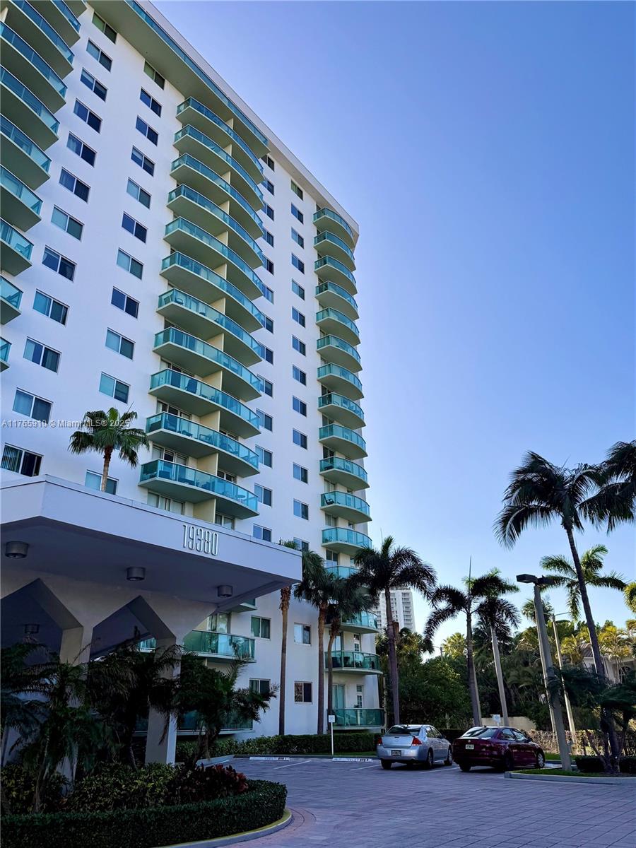 19380 Collins Ave 410