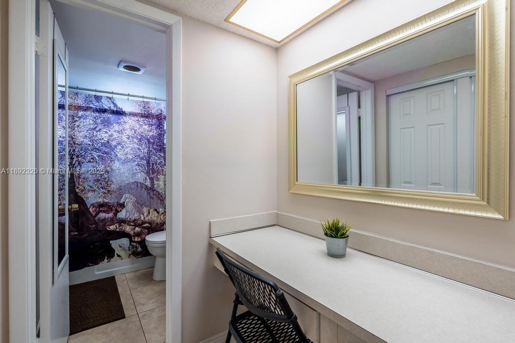 CAMBRIDGE HOUSE WEST - Residential