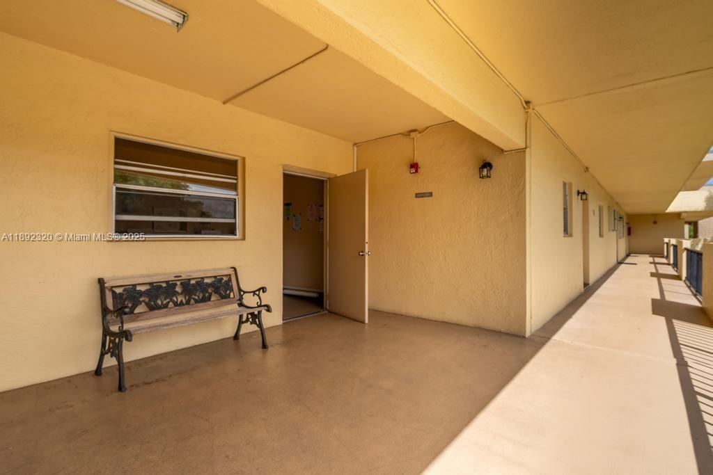 CAMBRIDGE HOUSE WEST - Residential