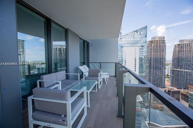 68 SE 6th St 3210