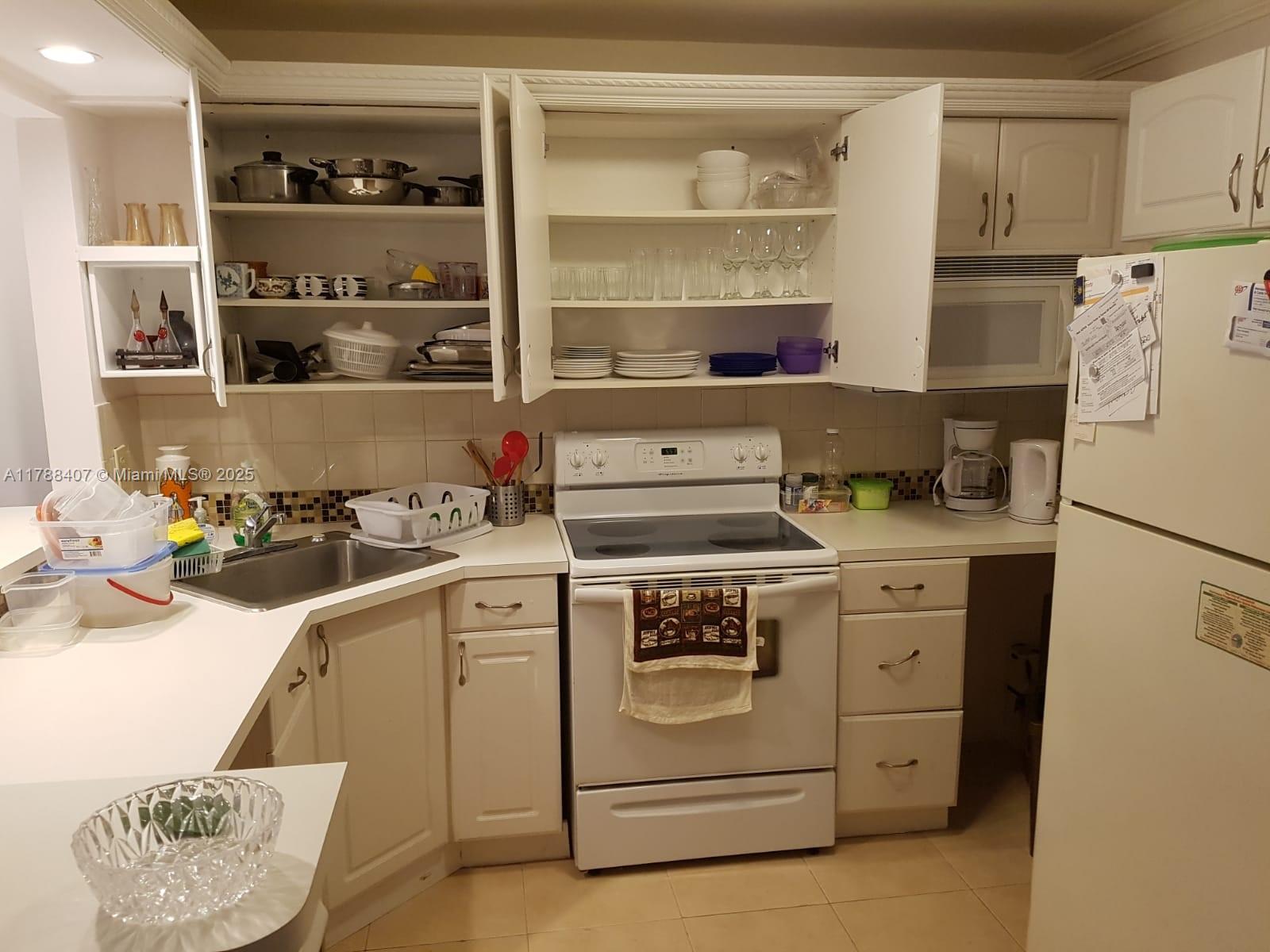 3740 Inverrary Dr 3D