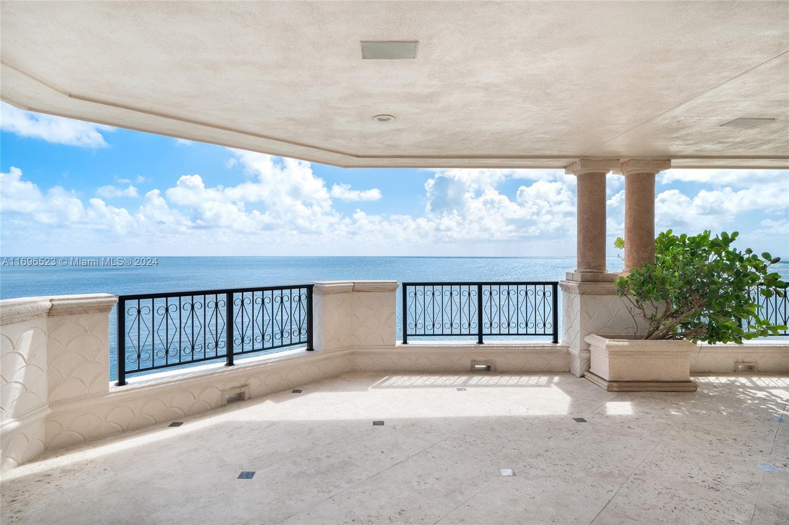 FISHER ISLAND - Residential
