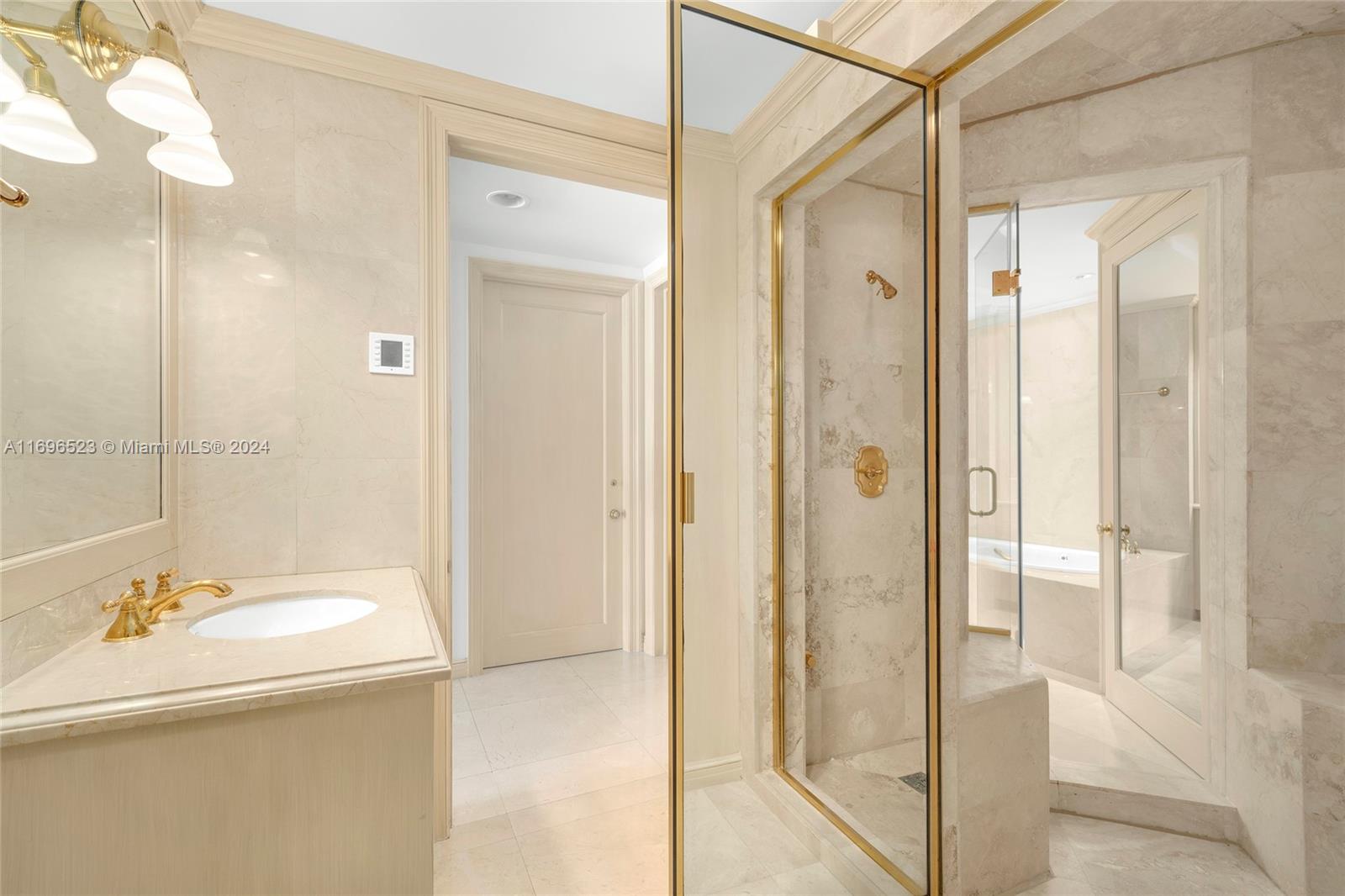 FISHER ISLAND - Residential
