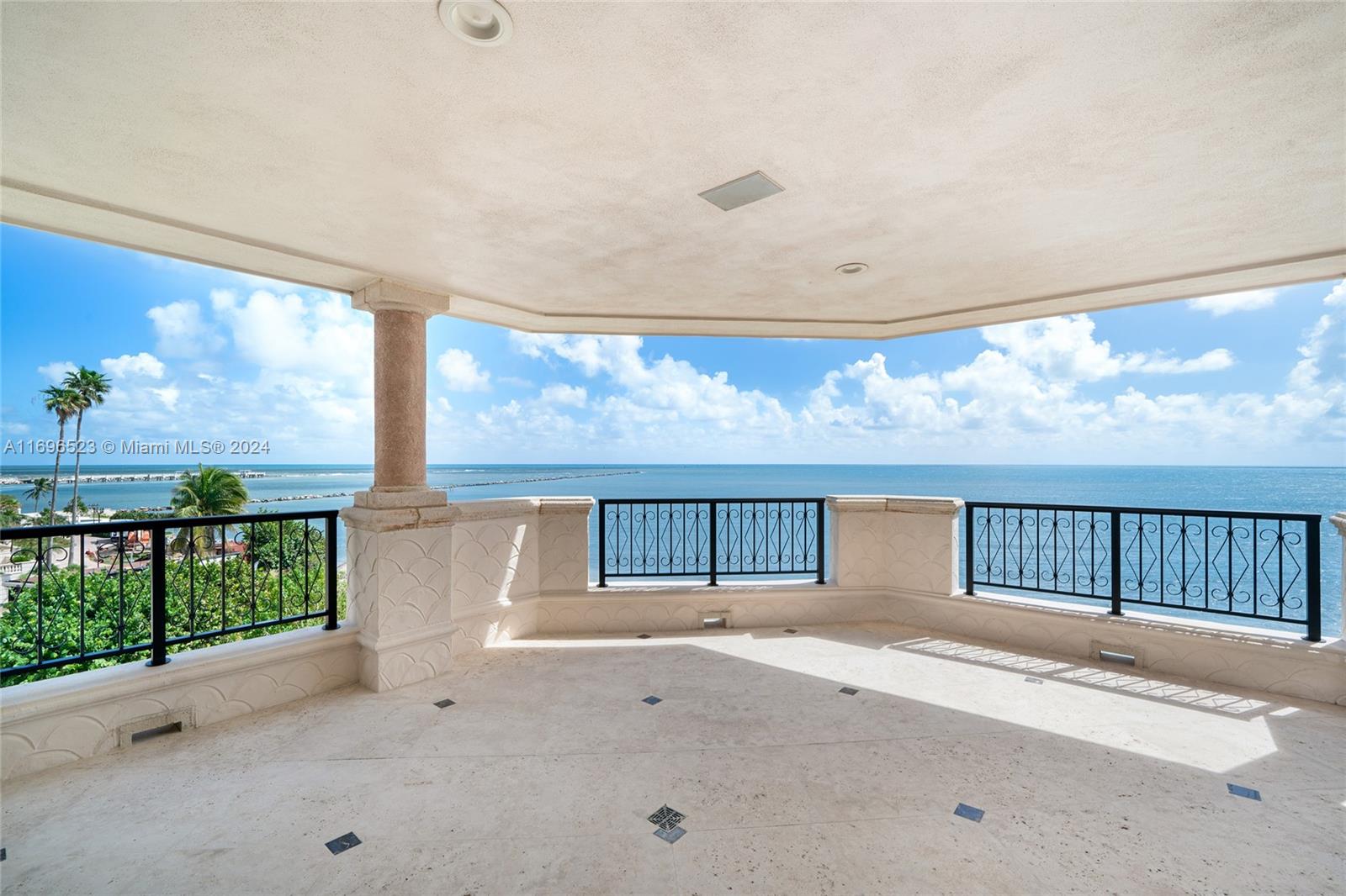 FISHER ISLAND - Residential