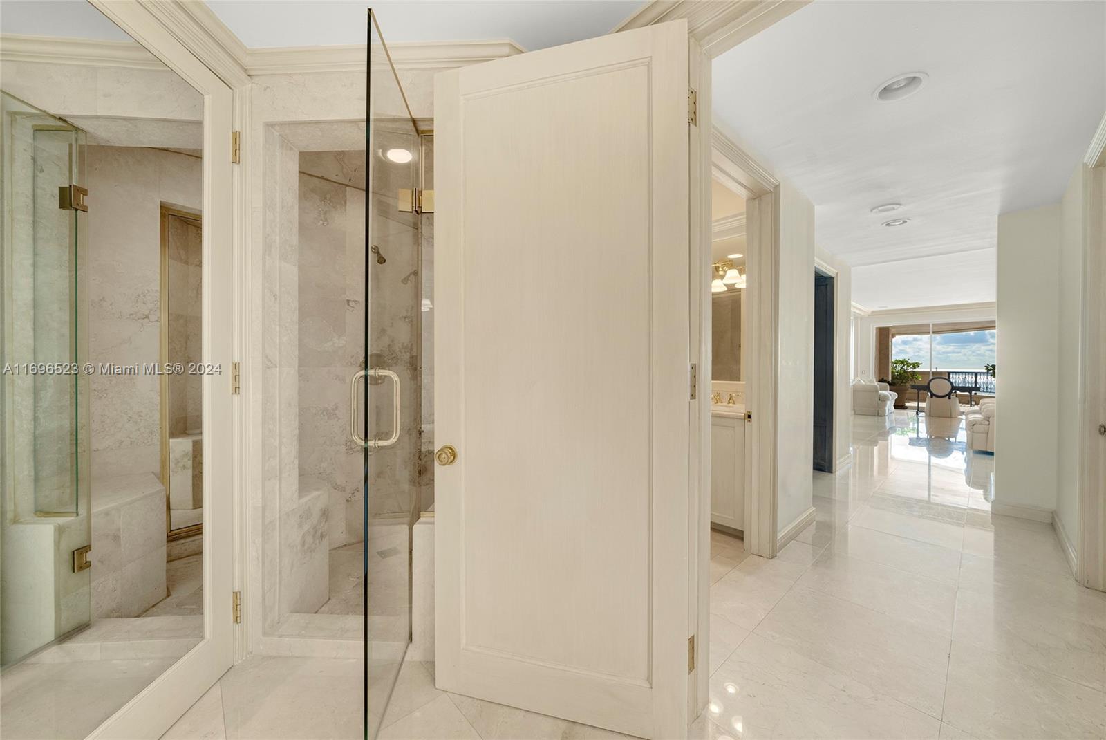 FISHER ISLAND - Residential
