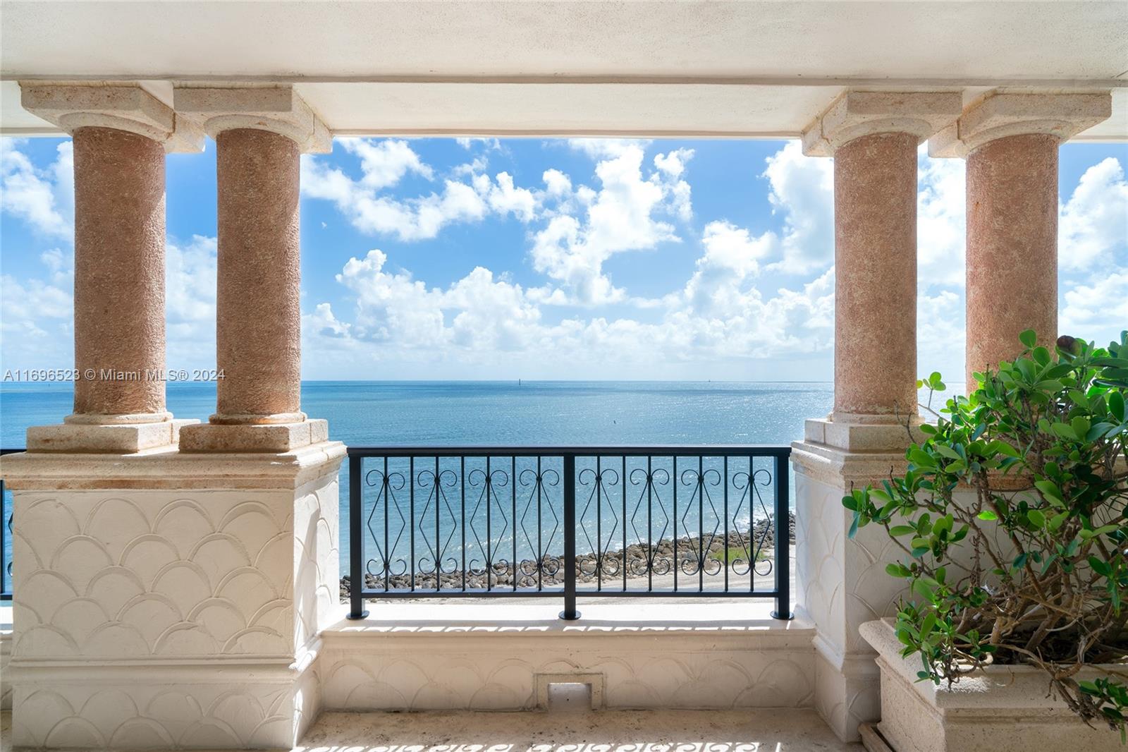 FISHER ISLAND - Residential
