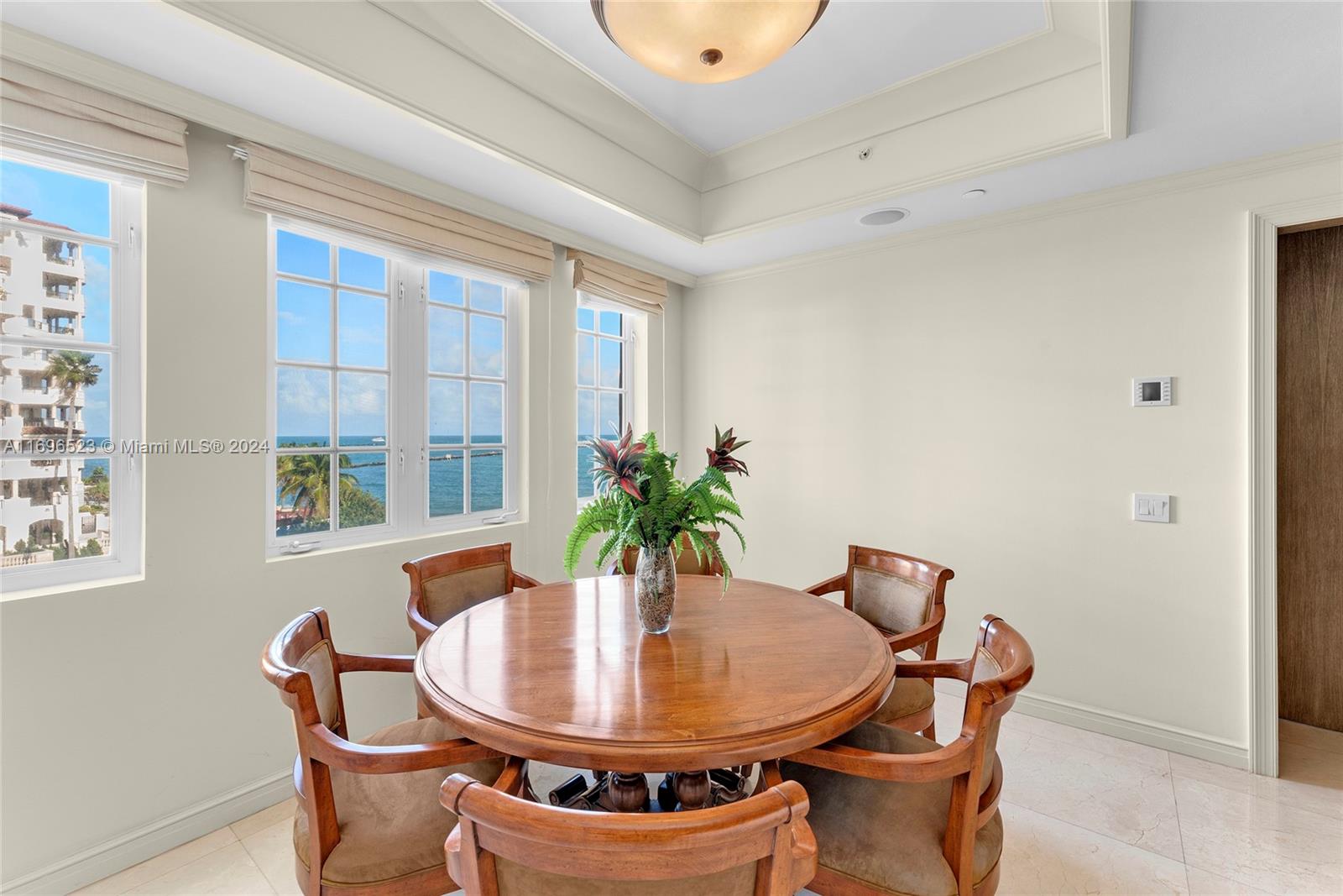 FISHER ISLAND - Residential