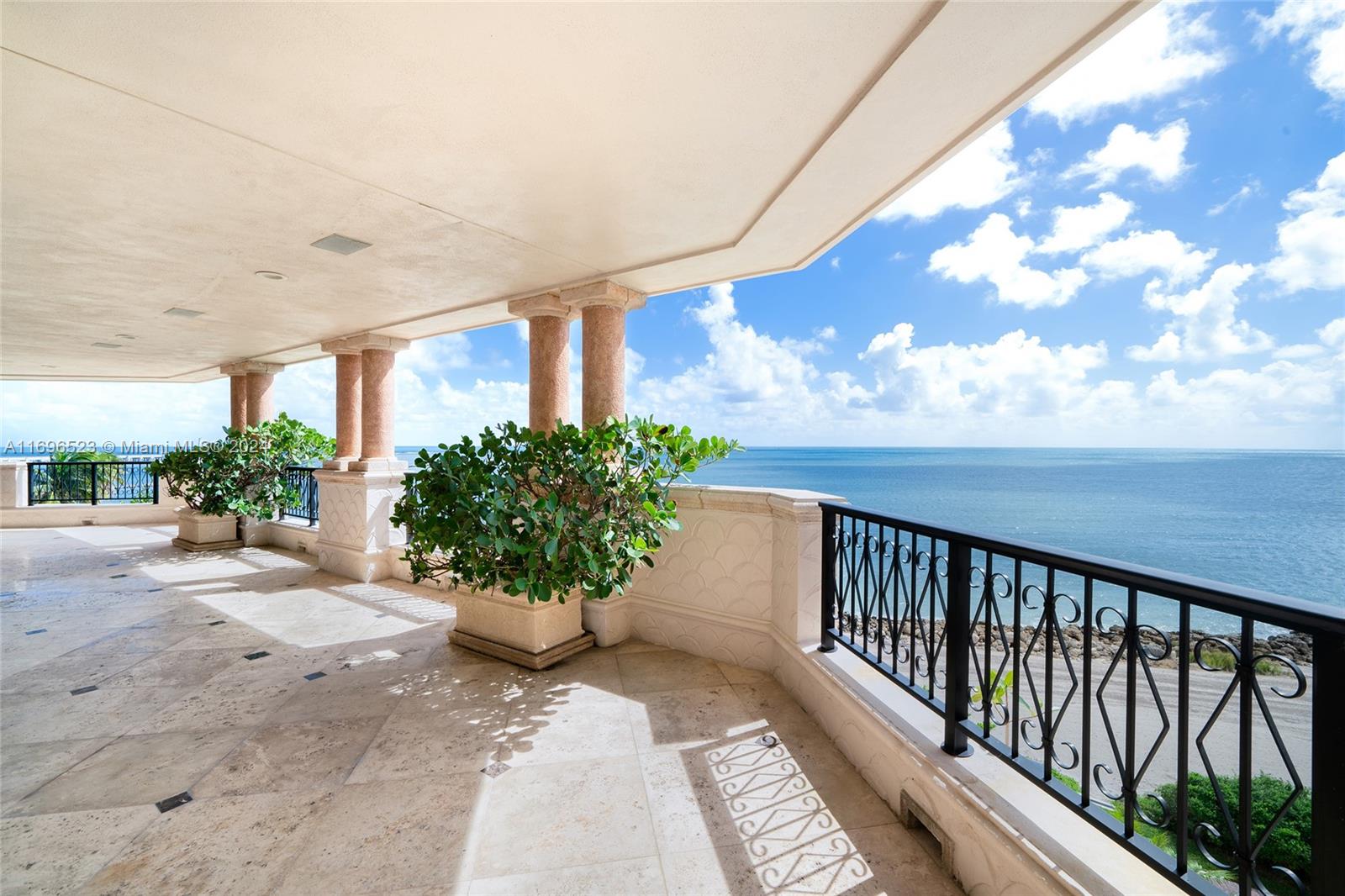 FISHER ISLAND - Residential