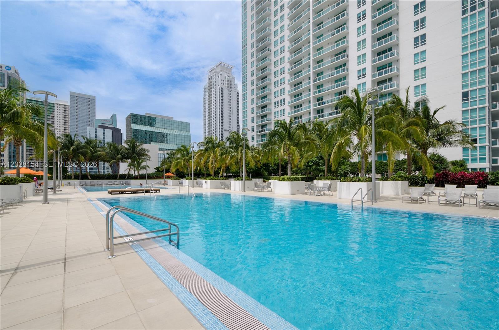 THE PLAZA 901 BRICKELL CO - Residential