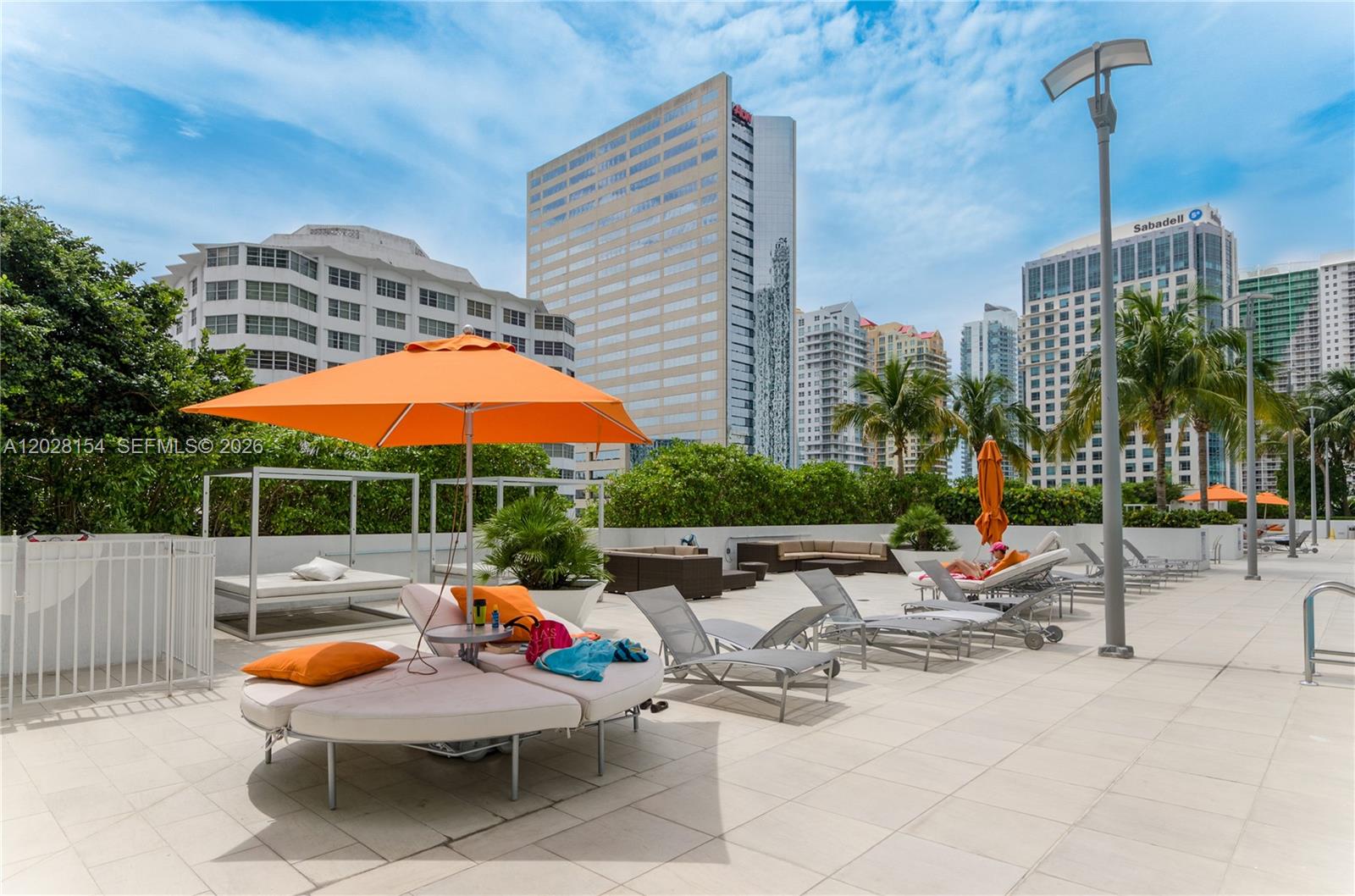 THE PLAZA 901 BRICKELL CO - Residential