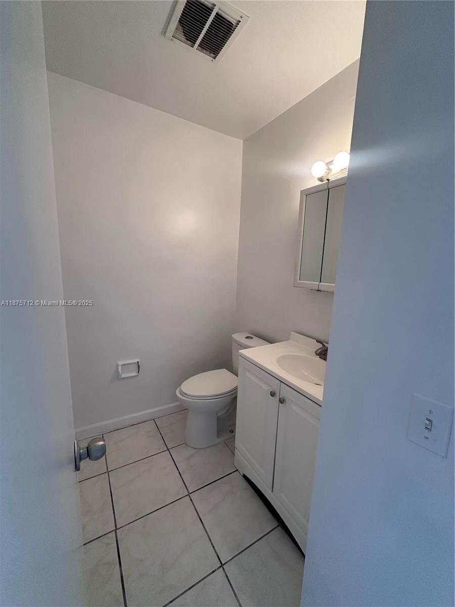 AZUL AT KIMBERLY LAKE CON - Residential Lease