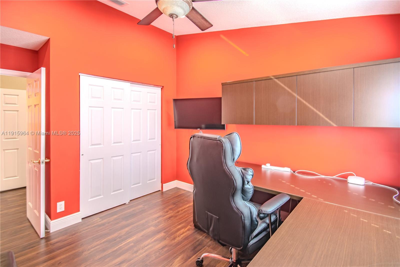 CASCADE LAKES - Residential