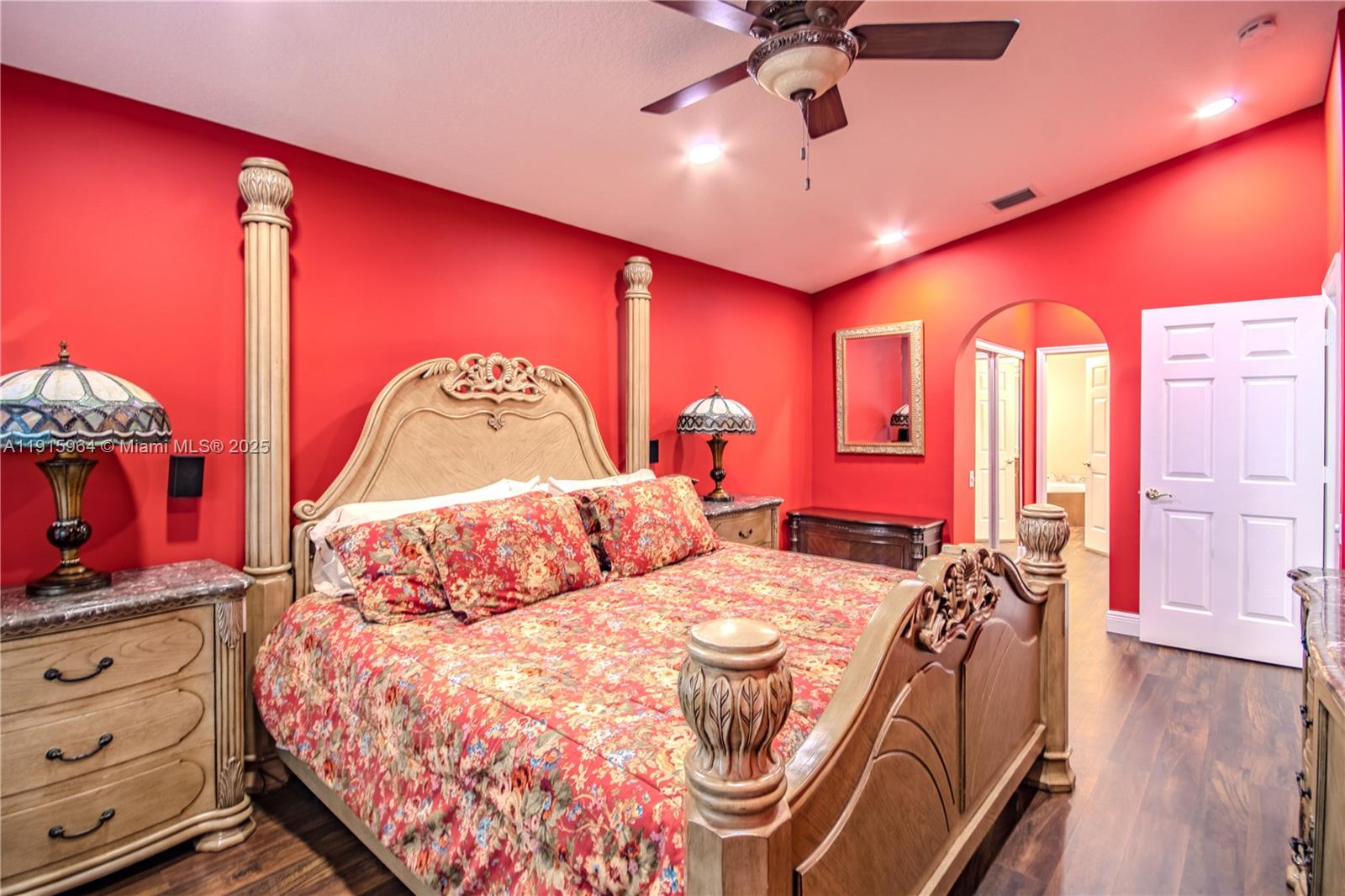 CASCADE LAKES - Residential