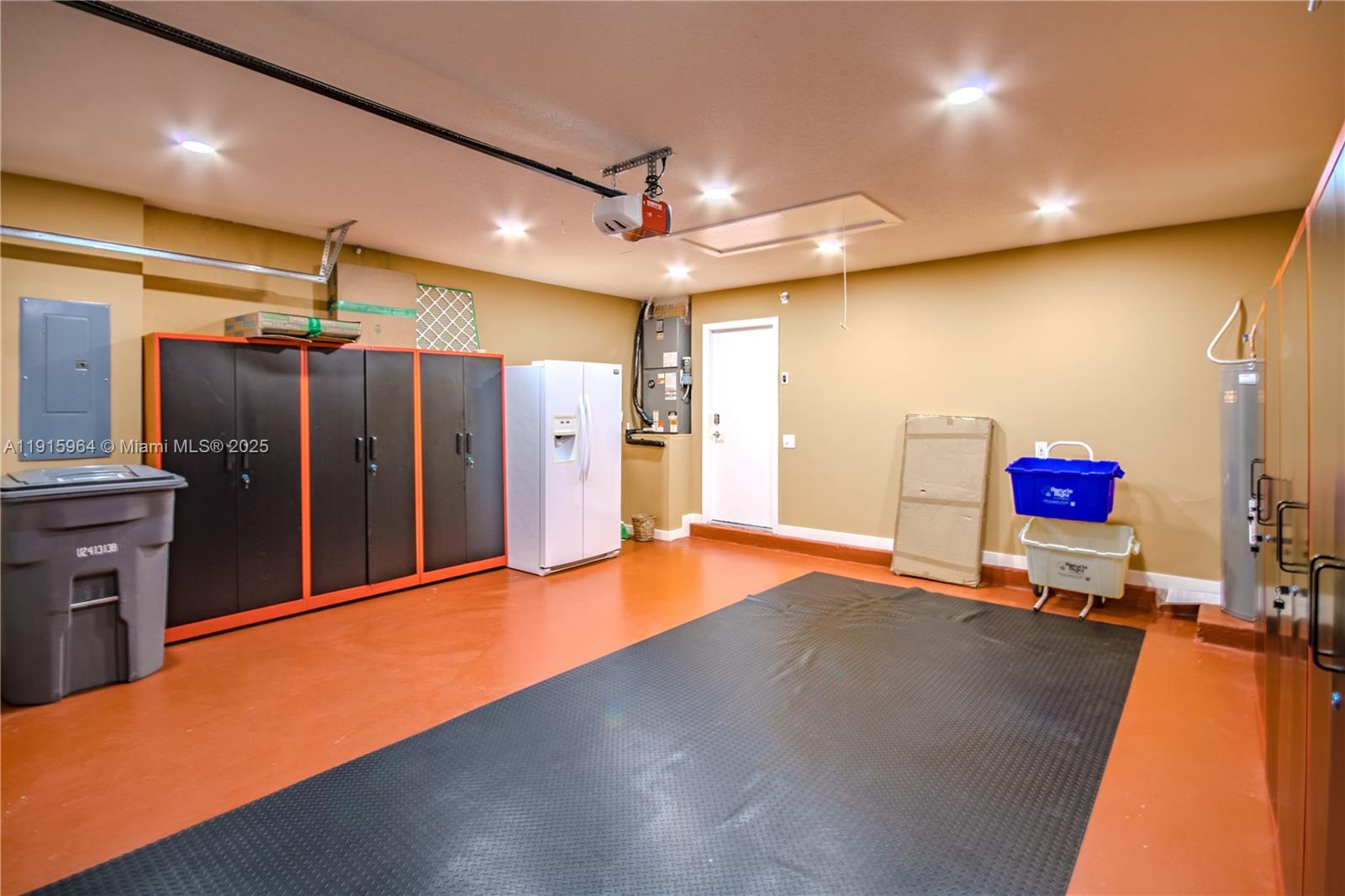 CASCADE LAKES - Residential