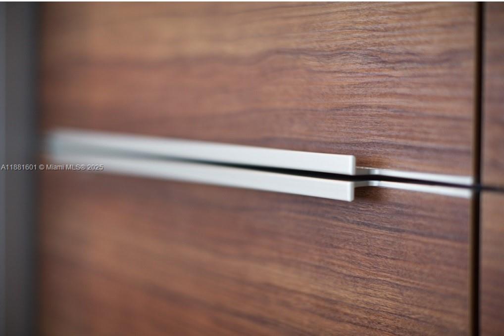 THE CRIMSON CONDO - Residential