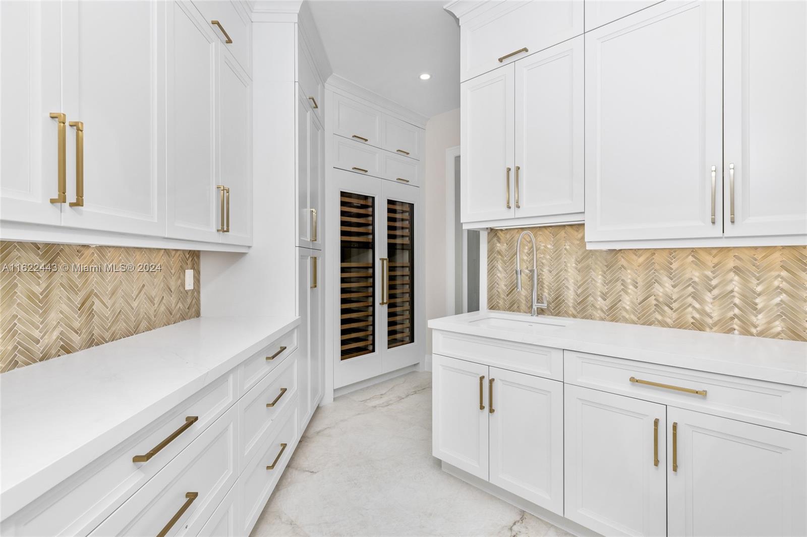 BAY COLONY SECTION OF THE - Residential