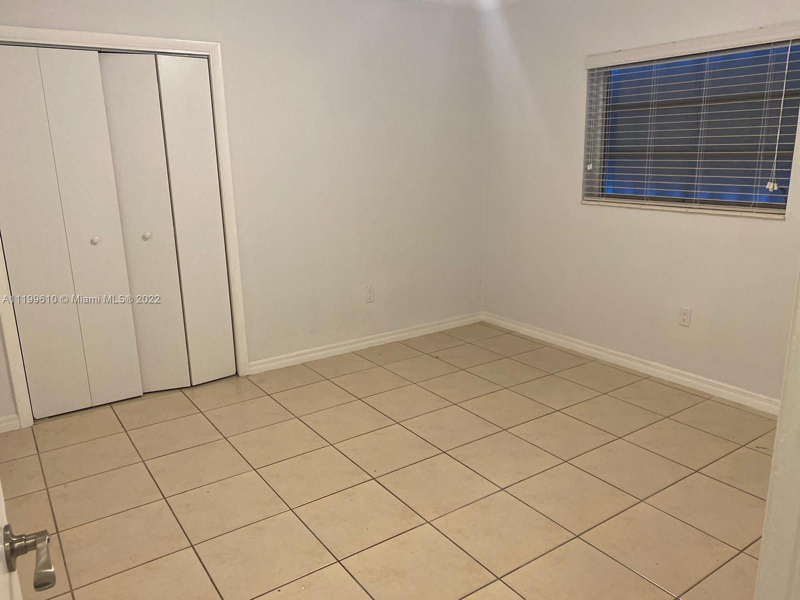 AMND MIAMI SUBURBAN ACRES - Residential Lease