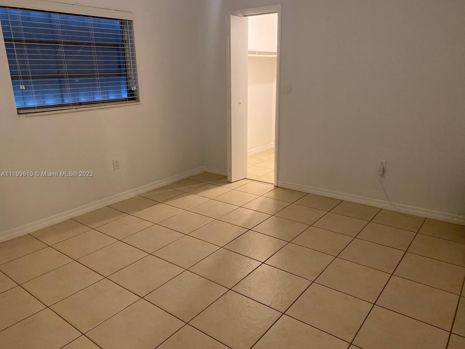 AMND MIAMI SUBURBAN ACRES - Residential Lease