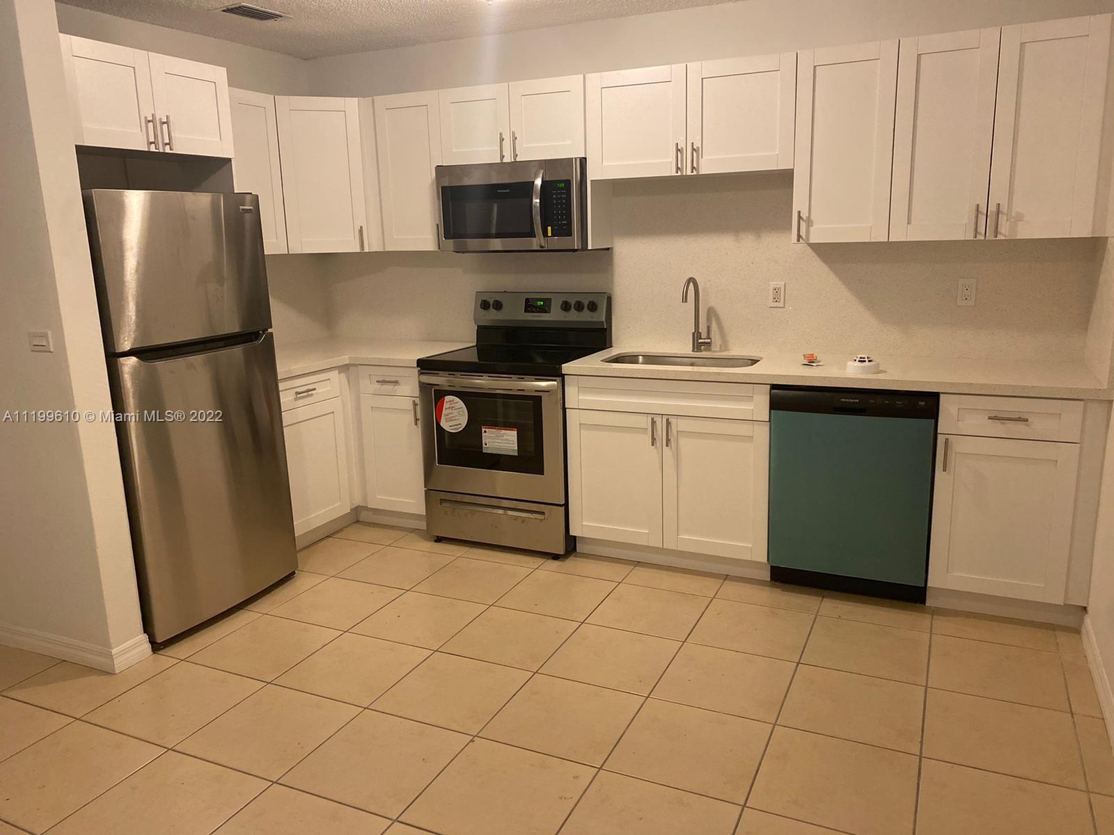 AMND MIAMI SUBURBAN ACRES - Residential Lease