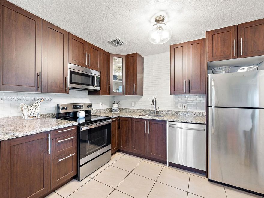 3/2 House in desirable Croissant Park.  Close to  Everything FL Lauderdale  has  to offer. Easy access to 95, airport, Beaches, 5 mins to Downtown/ las Olas, Lauderdale Marine Center, Broward hospital, and port  Everglades. Spacious open floor plan, impact  windows, Master Suite with 2 closets, florida room, separate Laundry room, title floors all throughout