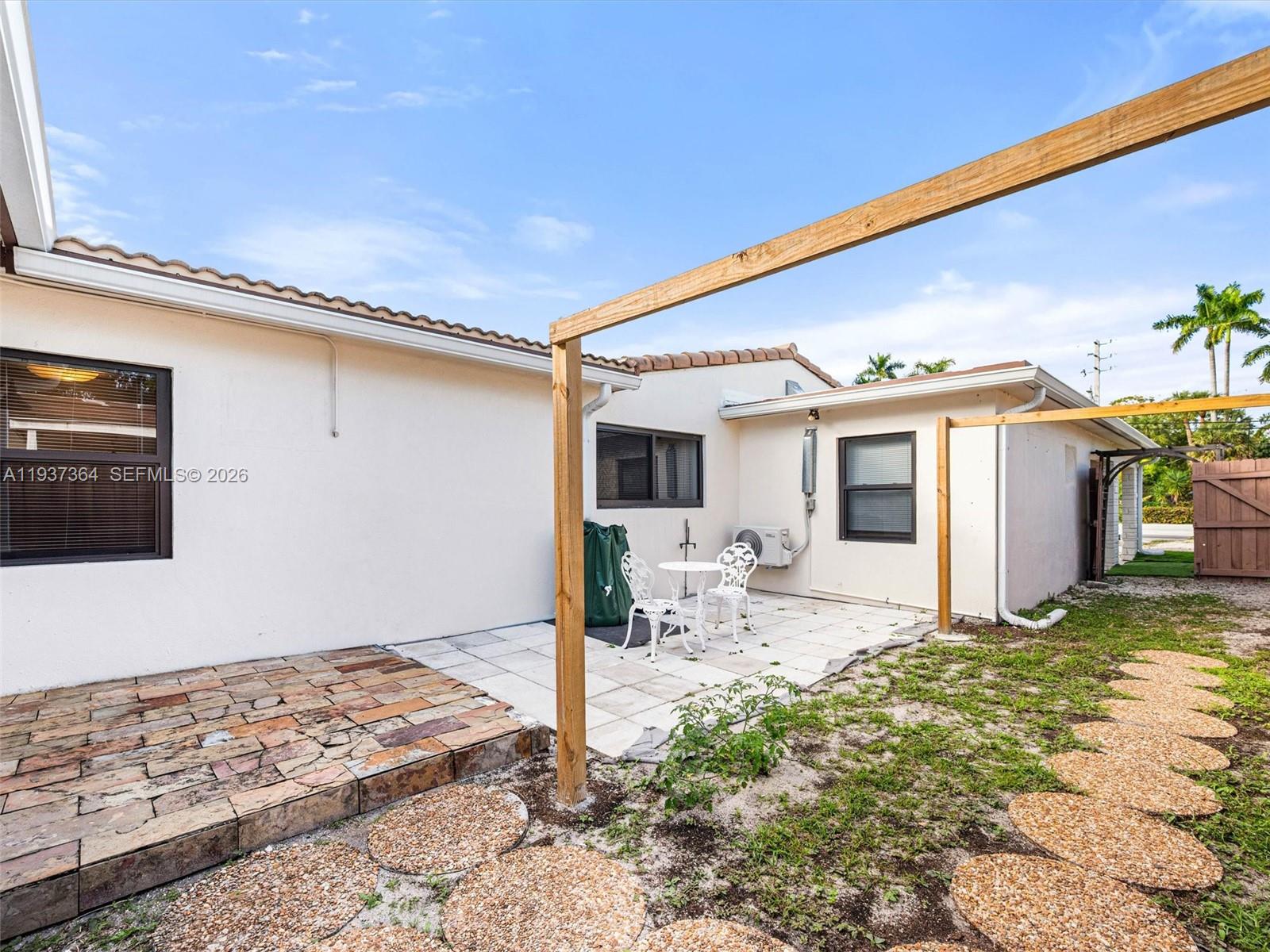 WEST RIVER SEC CROISSANT - Residential Lease