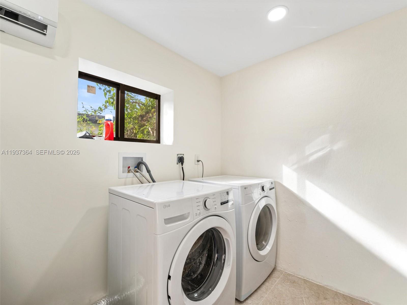 WEST RIVER SEC CROISSANT - Residential Lease