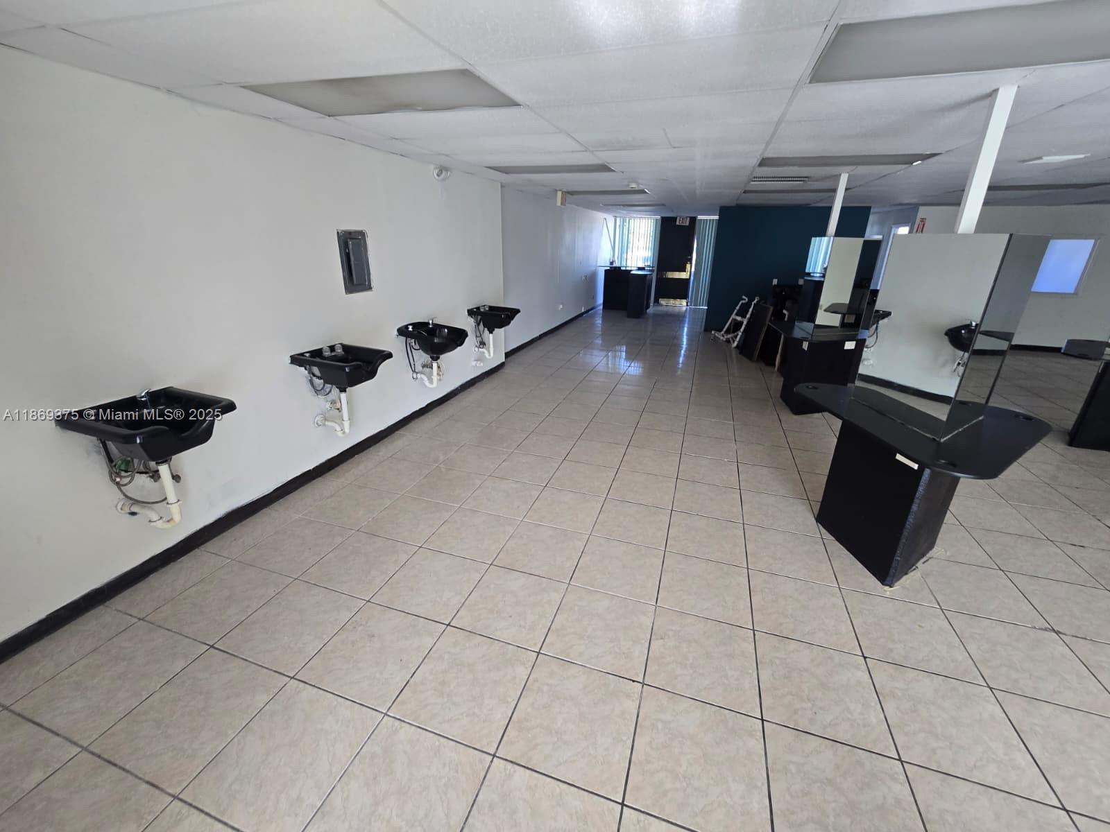 2501 N State Road 7 215/216