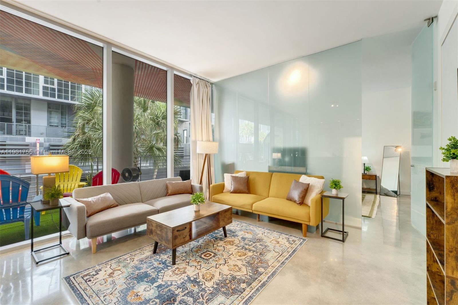 250 NW 24th St 2B