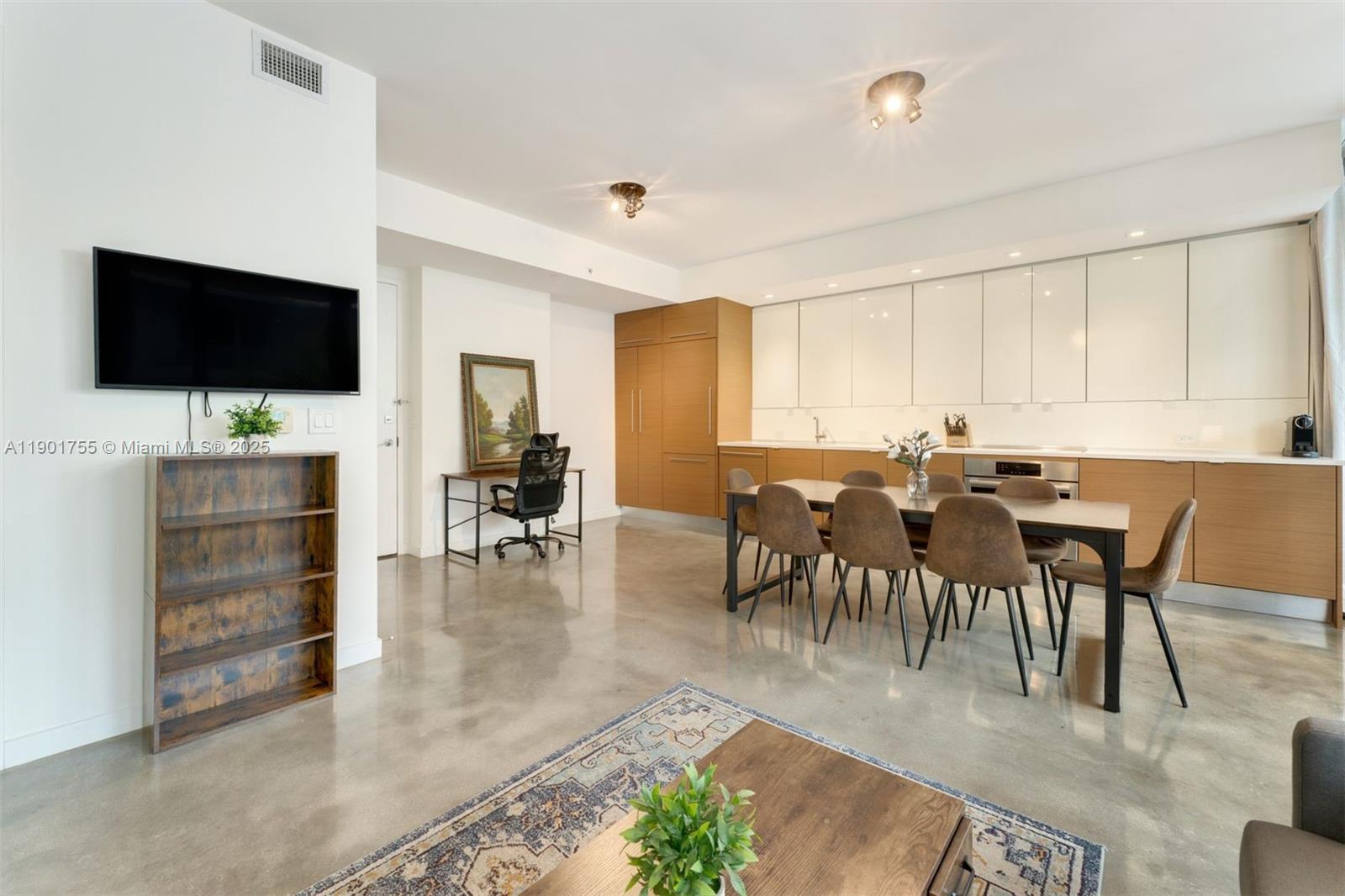 250 WYNWOOD CONDO - Residential Lease