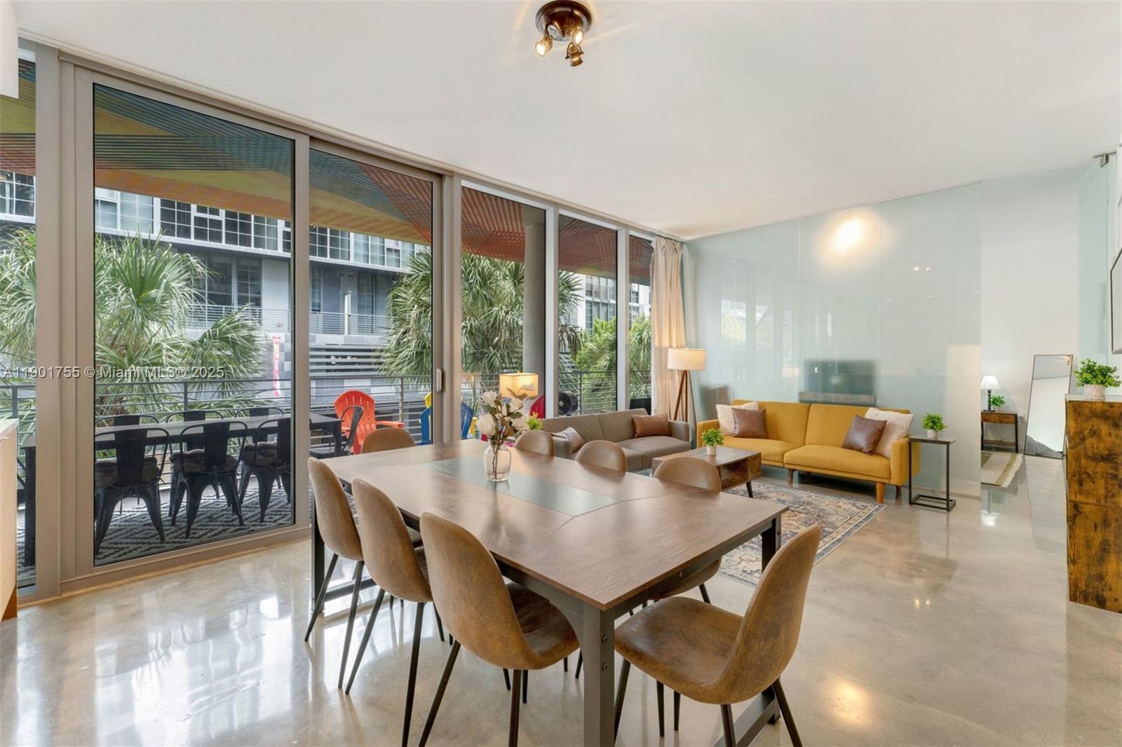 250 NW 24th St 2B