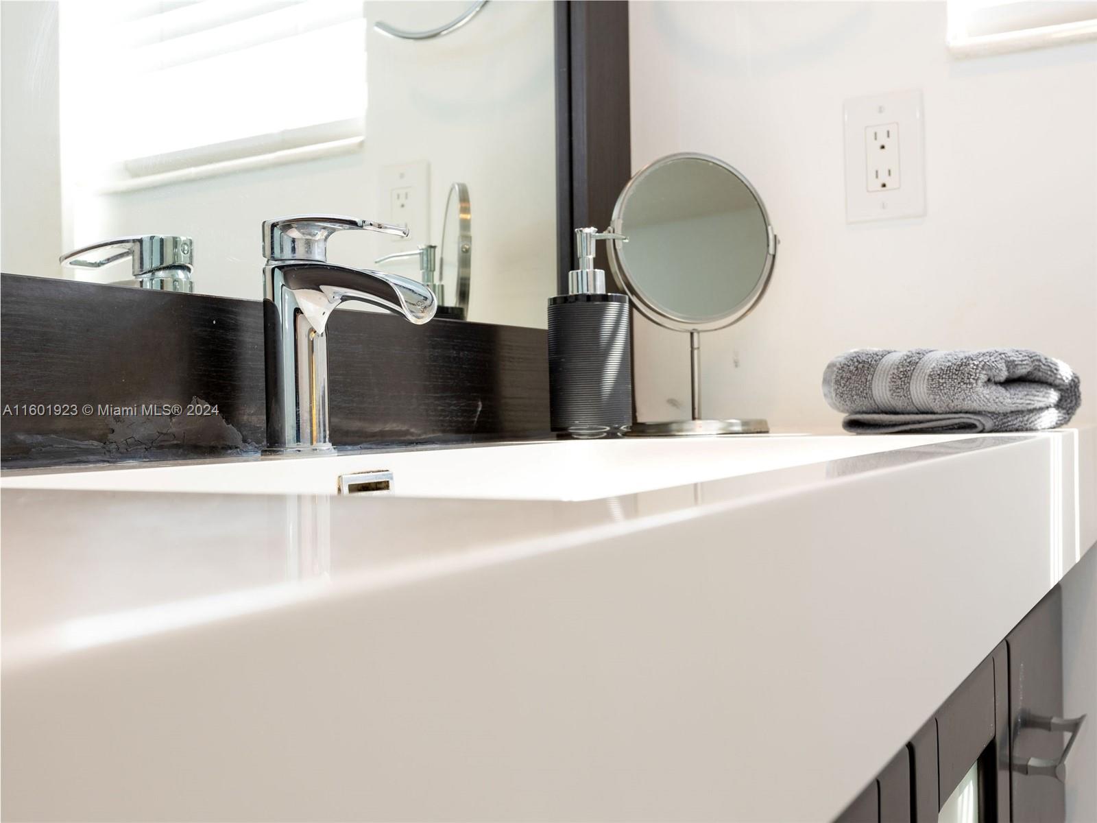 TIDES ON HOLLYWOOD BEACH - Residential