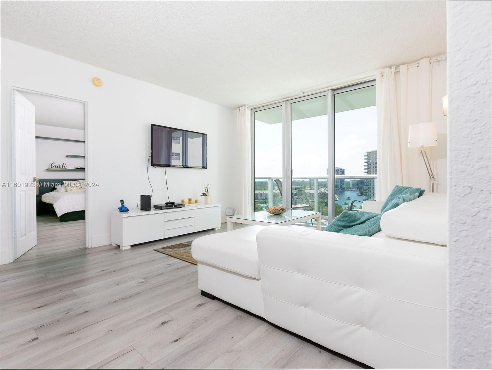 3901 S Ocean Dr 10P