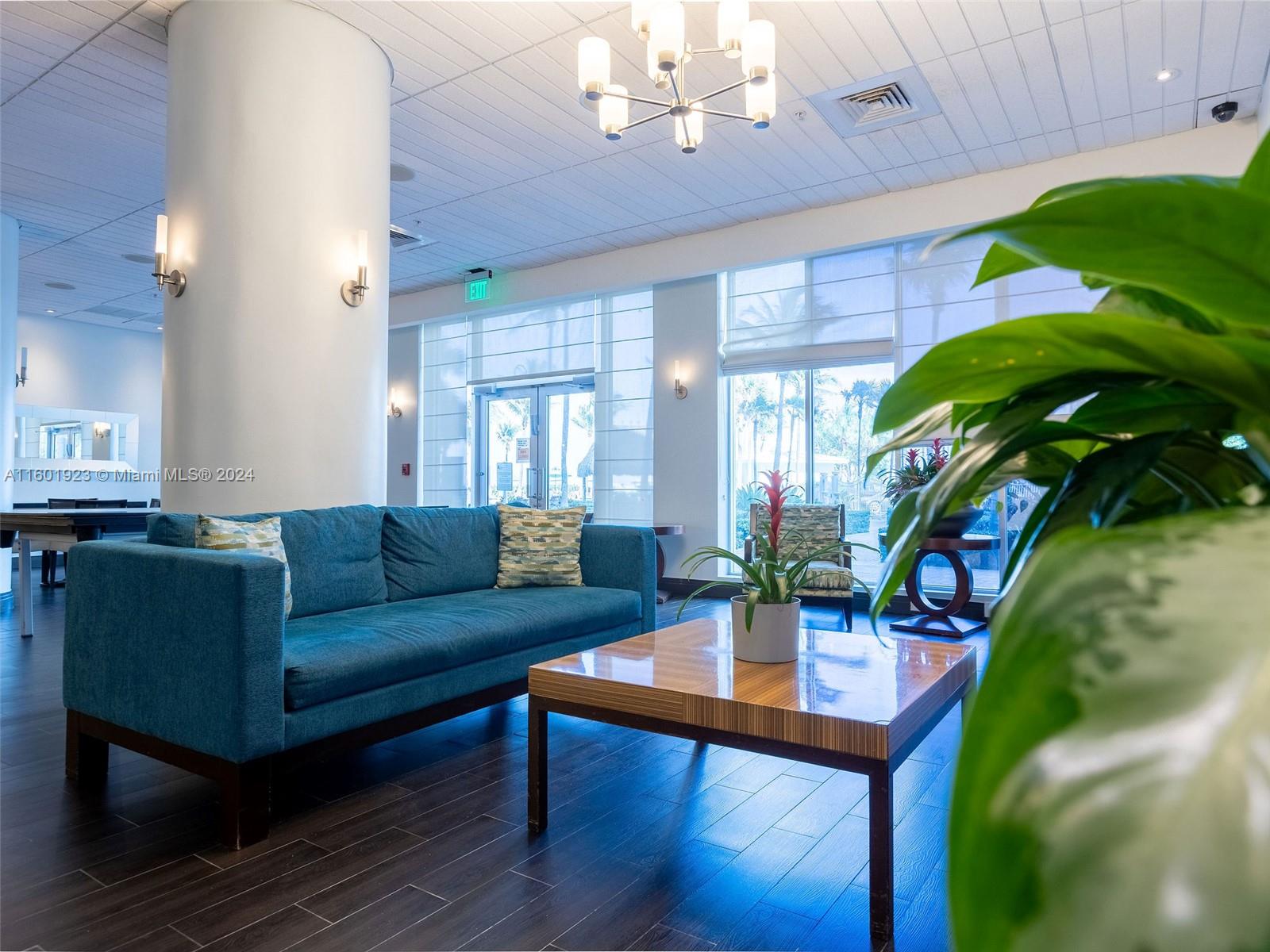 TIDES ON HOLLYWOOD BEACH - Residential