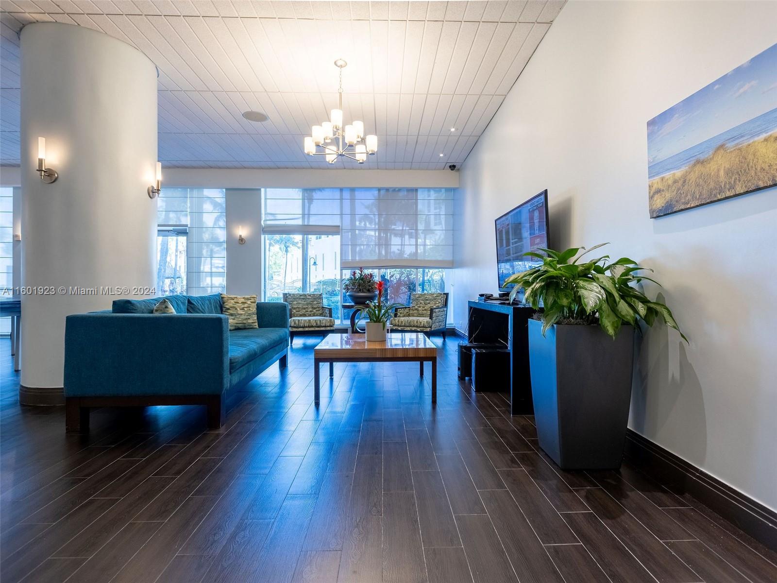 TIDES ON HOLLYWOOD BEACH - Residential