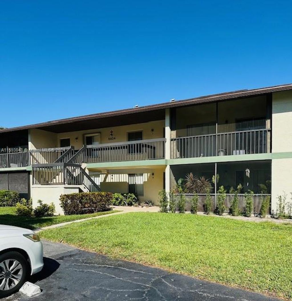 Photo of 6404 Chasewood Dr #D, Jupiter, FL 33458 (MLS # A11593848)