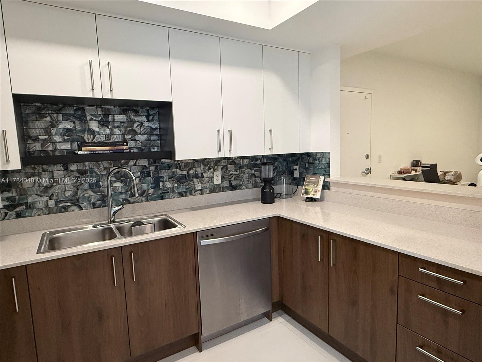 Rental Property at 10950 Nw 82nd St 312, Doral, Miami-Dade County, Florida - Bedrooms: 2 
Bathrooms: 2  - $3,000 MO.