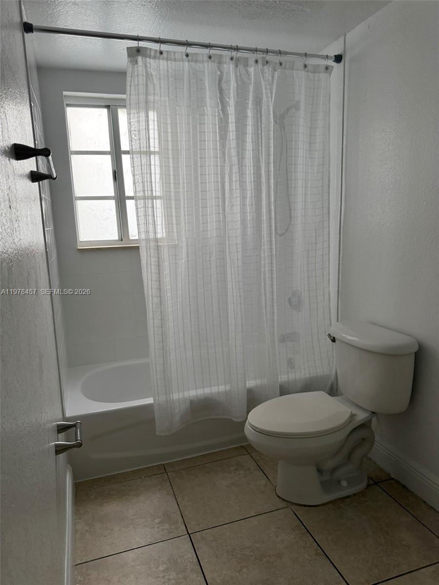 DORAL GARDENS II CONDO - Residential Lease