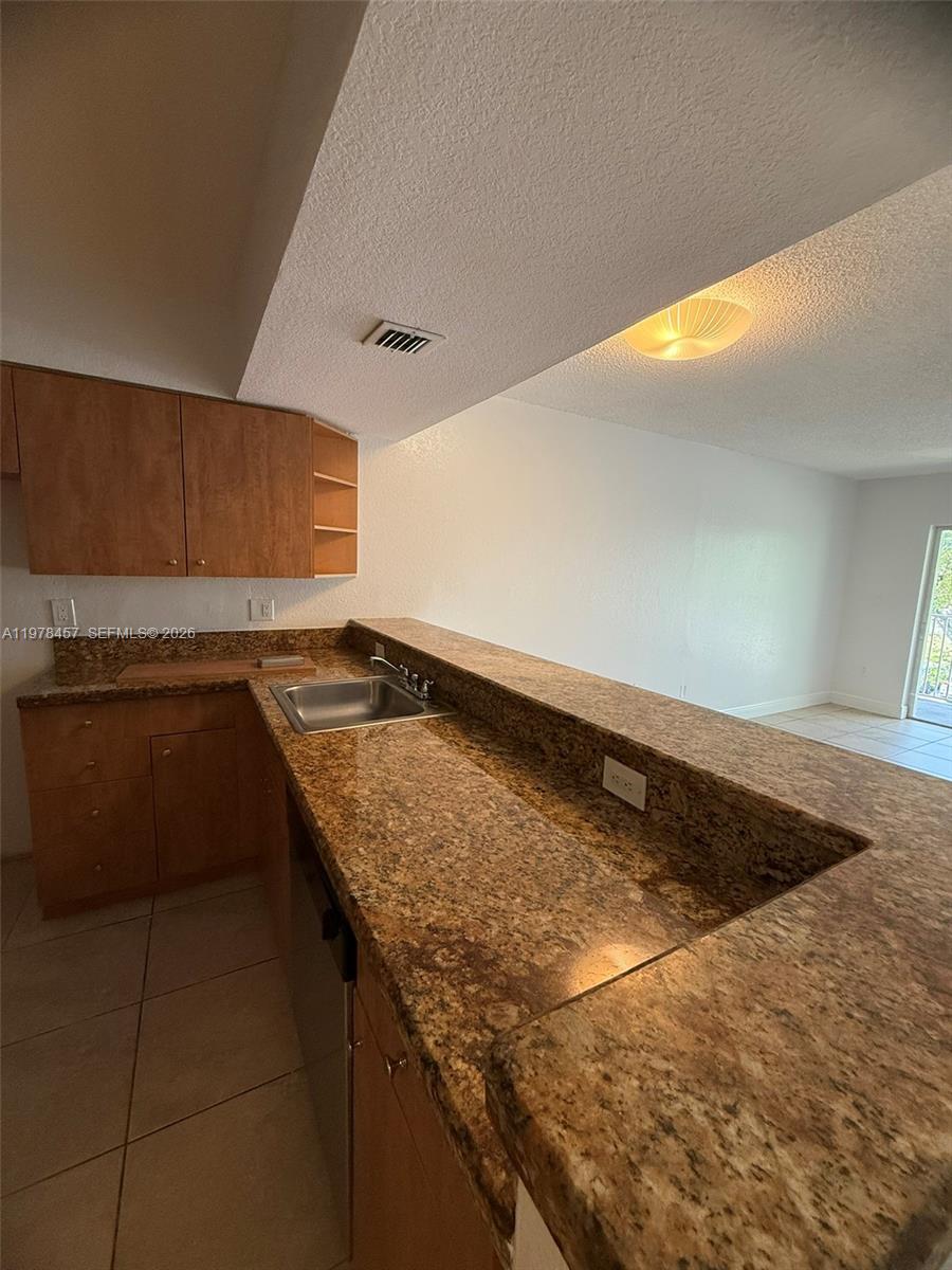 DORAL GARDENS II CONDO - Residential Lease