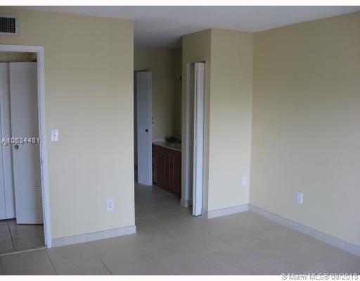 CALUSA CLUB VILG BLDG D N - Residential Lease
